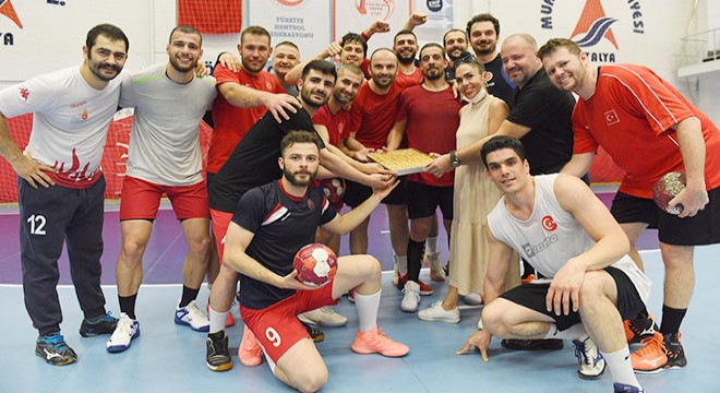 Milli takım Muratpaşa'da kamp yapıyor