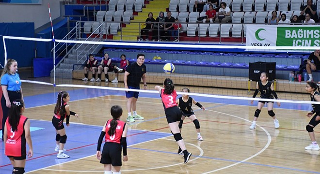 Mini Kızlar Voleybol Müsabakaları sona erdi