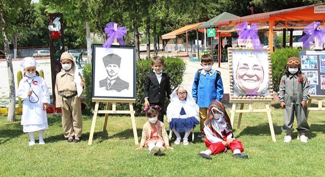 Minik öğrencilerden sergi