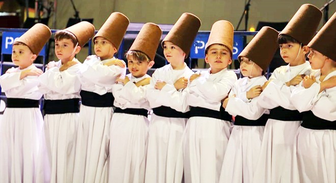 Minik semazenler sahne aldı