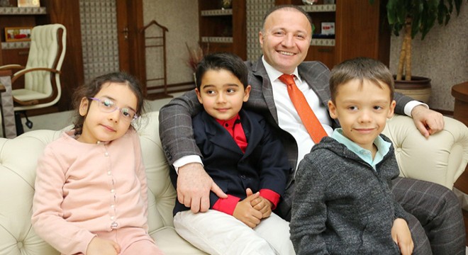 Miniklerden Rektör Ünal'a ziyaret