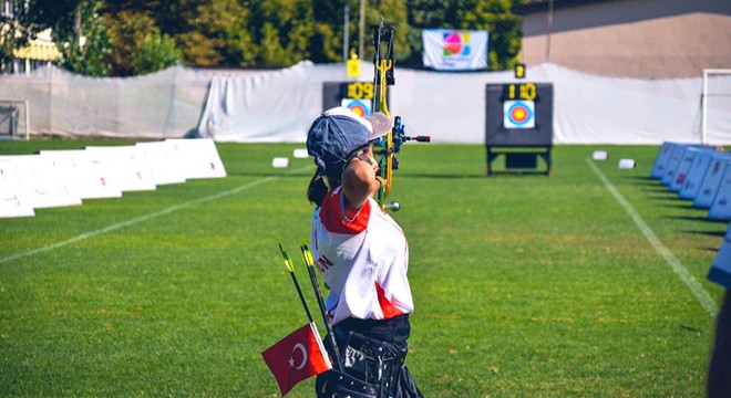 Muğlalı okçu Hazal'dan müthiş başarı
