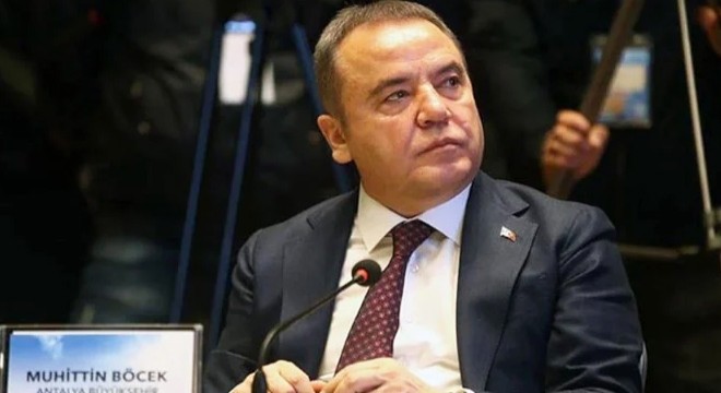 Muhittin Böcek yeniden hastaneye kaldırıldı