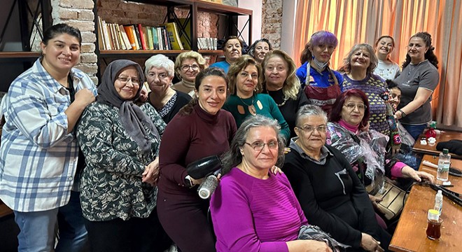 Muratpaşa Yaşlı Evleri'nde kişisel bakım uygulaması