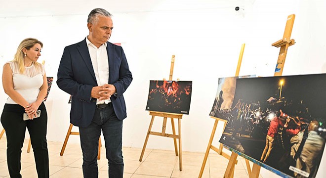 Muratpaşa'da 15 Temmuz anısına fotoğraf sergisi