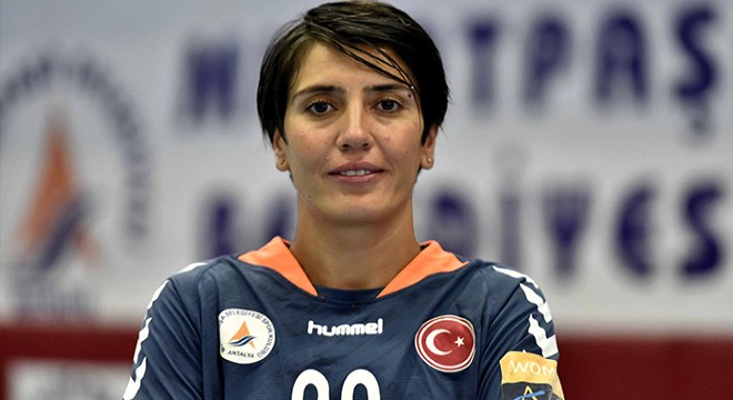 Muratpaşa'da Yeliz Özel en skorer oyuncu oldu