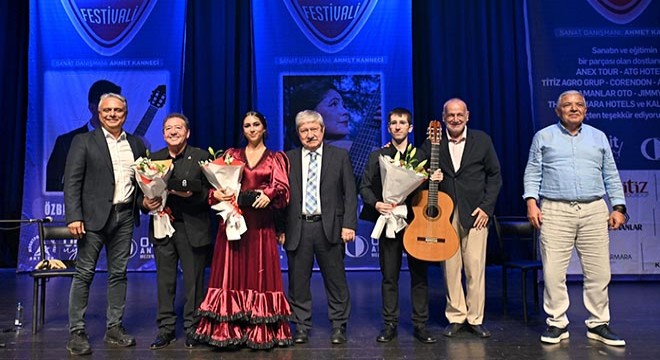 Muratpaşa’da gitarın büyüsü 14’üncü kez sahneye taşındı