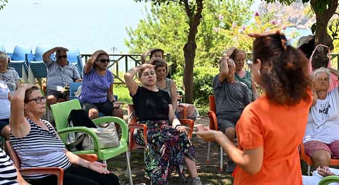 Muratpaşa'dan Parkinson hastalarına hareket desteği