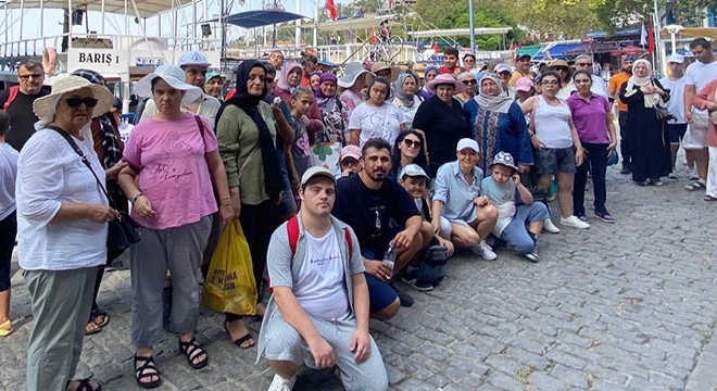 Muratpaşa'dan özel çocuklara mavi yolculuk