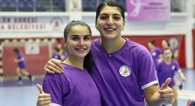 Muratpaşa'nın 15 oyuncusu milli takımlarda
