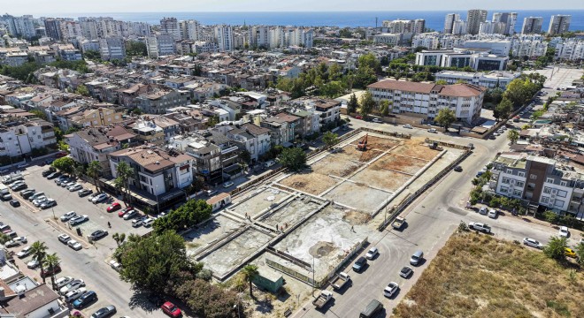 Muratpaşa, raket sporlarının yeni merkezini kuruyor