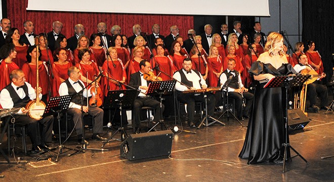Müzeyyen Senar şarkılarıyla Antalya'da anıldı