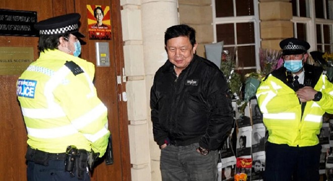 Myanmar'ın Londra Büyükelçisi elçilik binasına alınmadı