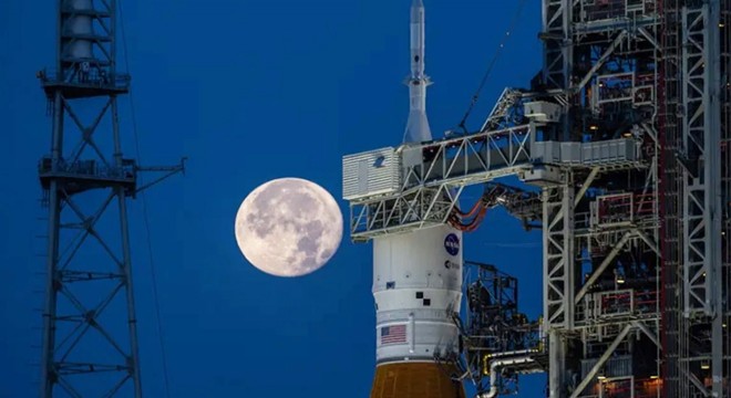 NASA Ay'a inişi 2026'ya erteledi