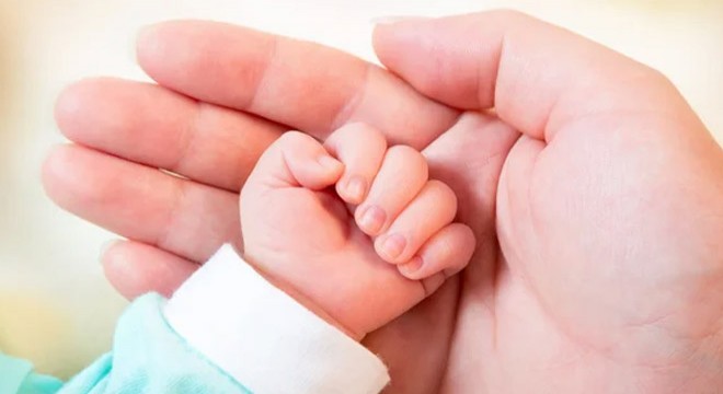 Nefes borusuna mama kaçan bebek kurtarıldı
