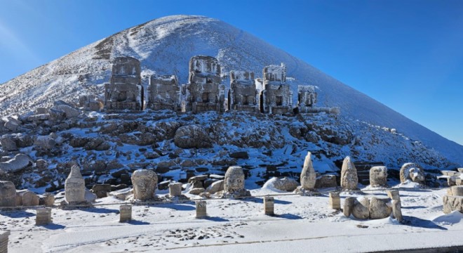 Nemrut Dağı beyaza büründü