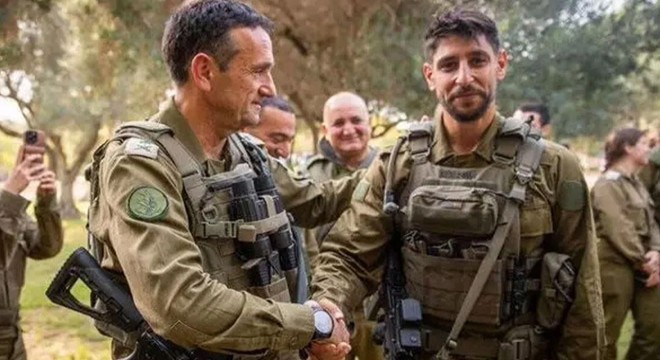Netflix dizisinin ünlü aktörü Gazze'de ağır yaralandı