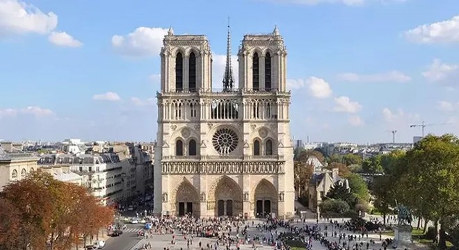 Notre-Dame Katedrali'nde çanlar 5 yıl sonra ilk kez çaldı