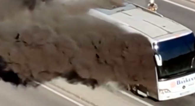 Öğrenci taşıyan otobüs alev alev yandı