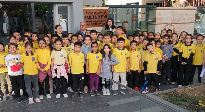 Öğrenciler Kemer Kültür Evi'ni gezdi