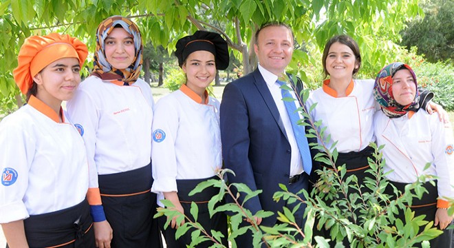 Öğrencilerin kariyerine profesyonel destek