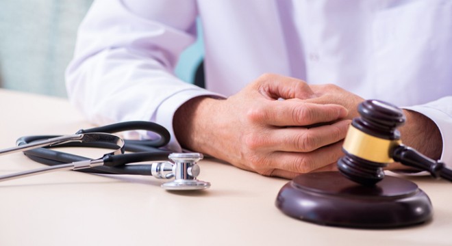 Öğretim üyesi doçent doktorun muayenehane açması konusunda yargı kararı