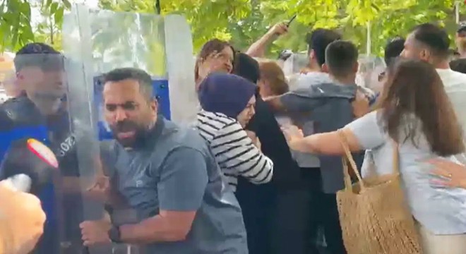 Öğretmenlere ters kelepçeyle gözaltı