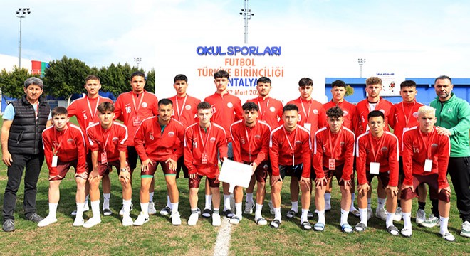 Okul Sporları Gençler Futbol Türkiye Birinciliği Antalya'da başladı
