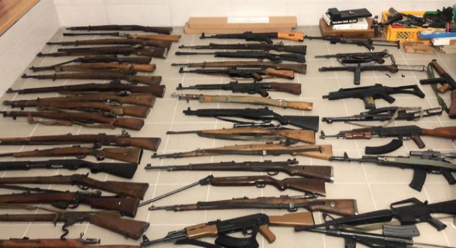 Ölen adamın evinden cephane çıktı