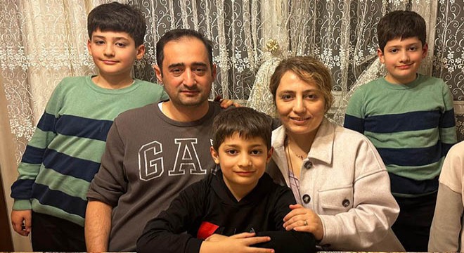Otel yangınında ölen Vedat, ikizinin yanında toprağa verildi