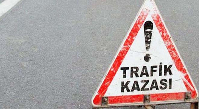 Otomobil bariyerlere çarptı