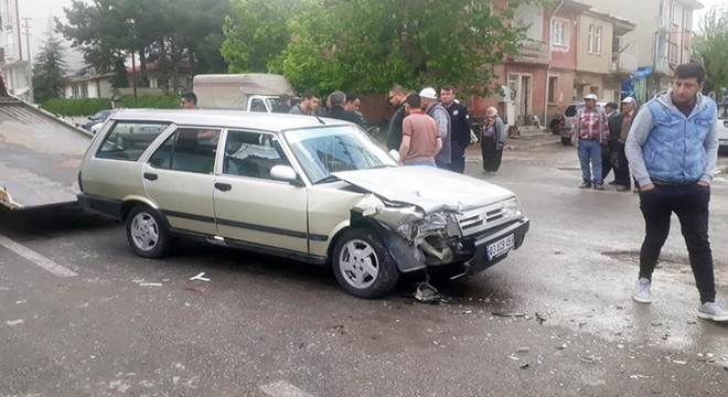Otomobil patpata çarptı: 1 yaralı