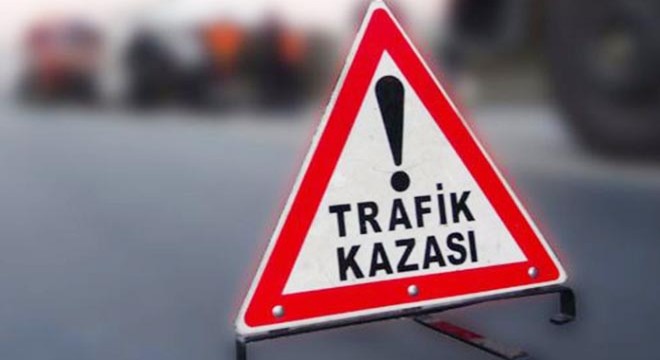 Otomobil şarampole yuvarlandı: 1 ölü, 2 yaralı