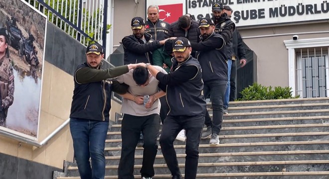 Otomobilde silahla vurulmuş halde ölü bulunmuştu