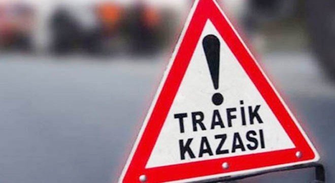 Otomobile çarpan motosiklet sürücüsü yaralandı
