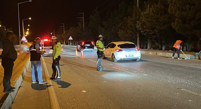Otomobilin çarptığı hemşire ağır yaralandı
