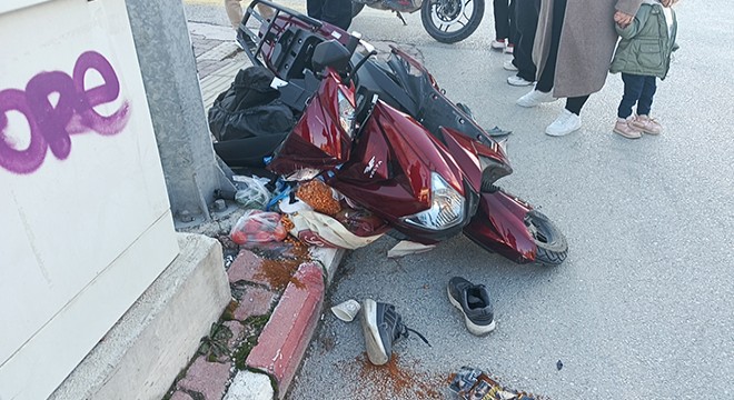Otomobille çarpışan motosikletin sürücüsü yaralandı