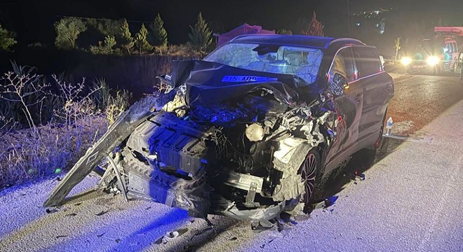 Burdur'da otomobille traktör çarpıştı: 6 yaralı