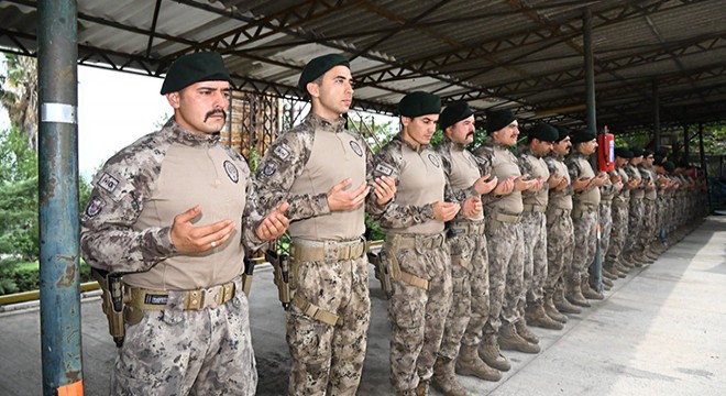 Özel Harekat polisleri dualarla Suriye’ye uğurlandı