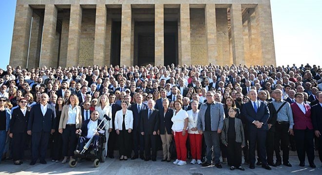 Özgür Özel, Anıtkabir'i ziyaret etti