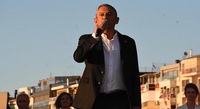 Özgür Özel: Gençlere yasakların yasak olduğu bir Türkiye vaat ediyoruz