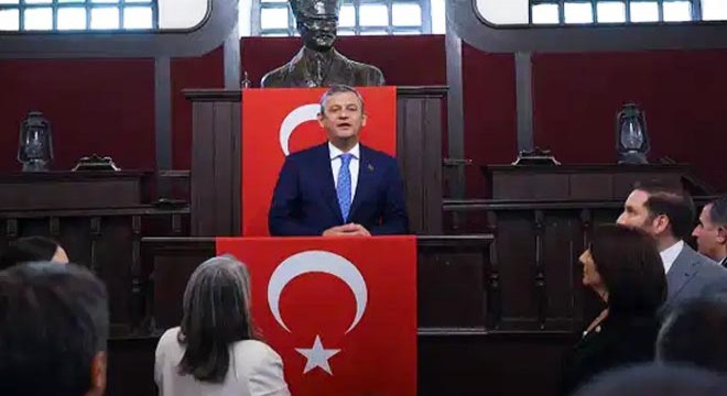 Özgür Özel, Yeni Parti'nin genel başkanı seçildi