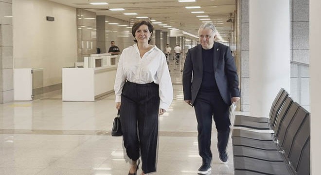 Özlem Gürses ve Ruşen Çakır ifade için adliyeye geldi