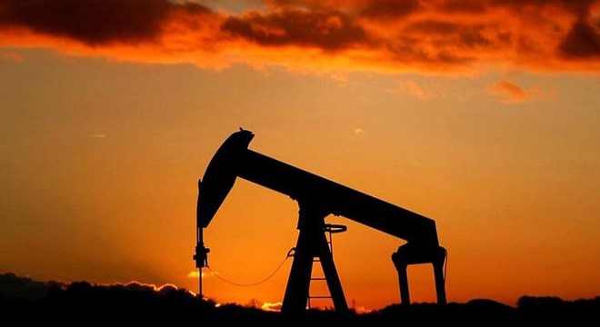 Pandemide üçüncü dalga endişesiyle petrol yüzde 5.0 düştü