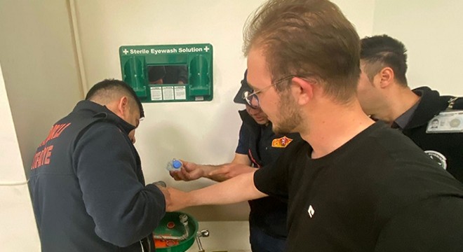 Parmağındaki yüzüğü itfaiye keserek çıkardı