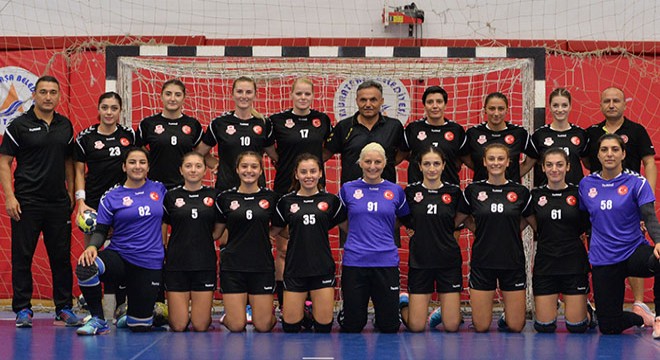 Paşanın Melekleri hentbol takımı tur peşinde