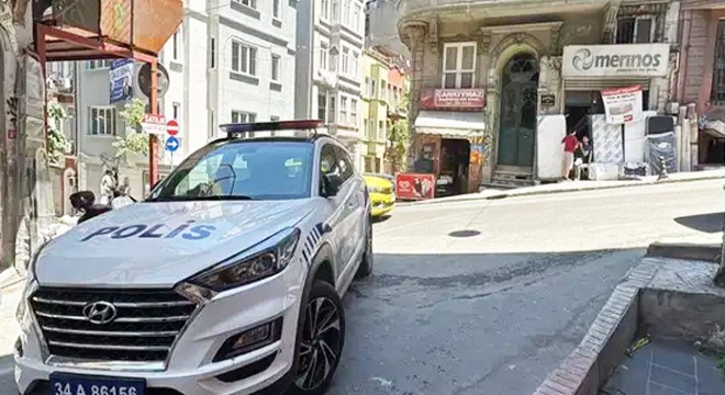 Patlayıcıyla saldırı: Bina ve araçlarda hasar oluştu