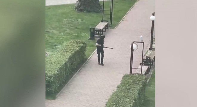 Perm Üniversitesi silahlı saldırganı kamerada