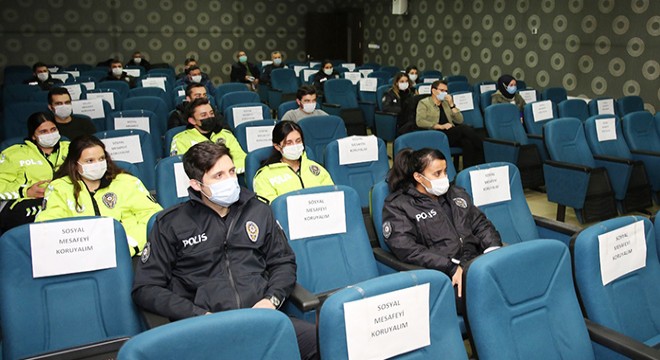 Polise 'evlilik öncesi eğitim' semineri