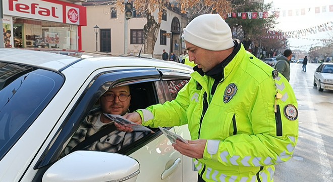 Polisten sürücülere bilgilendirme
